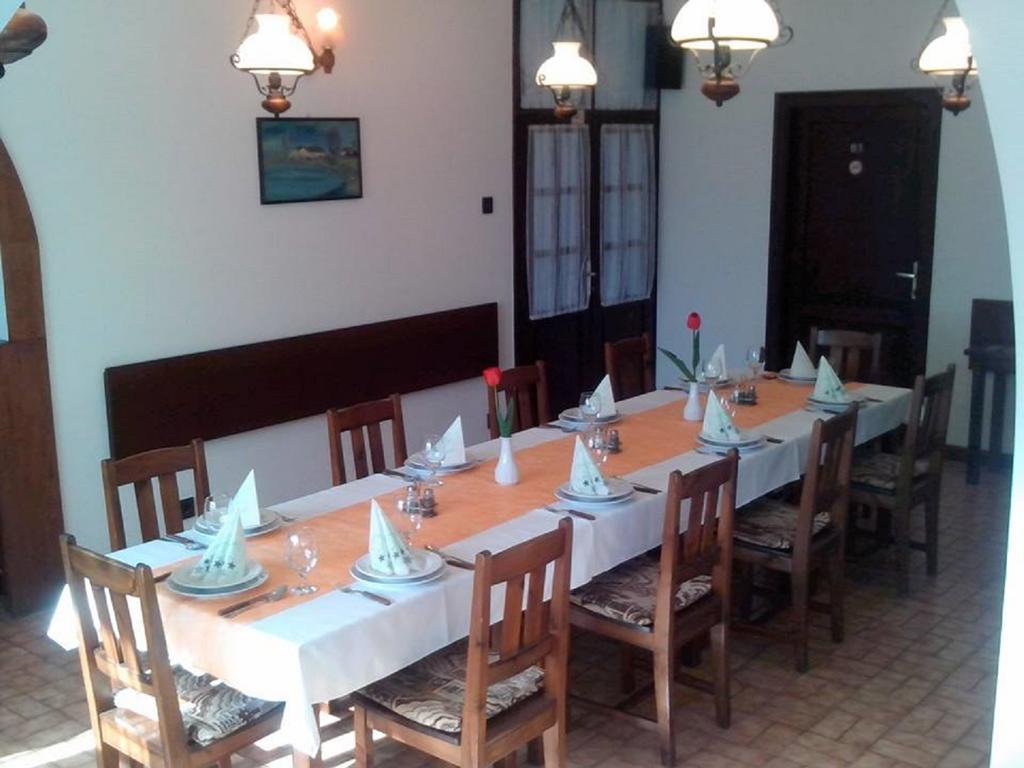 Gasthof Laci Betyar Hajdúszoboszló Buitenkant foto