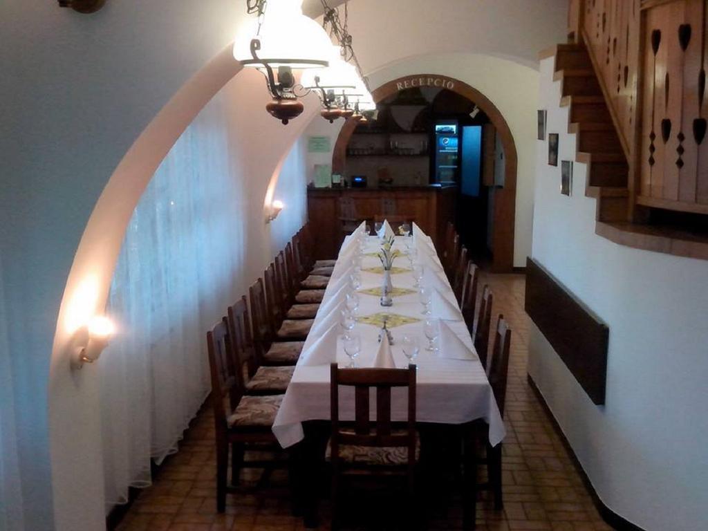 Gasthof Laci Betyar Hajdúszoboszló Buitenkant foto