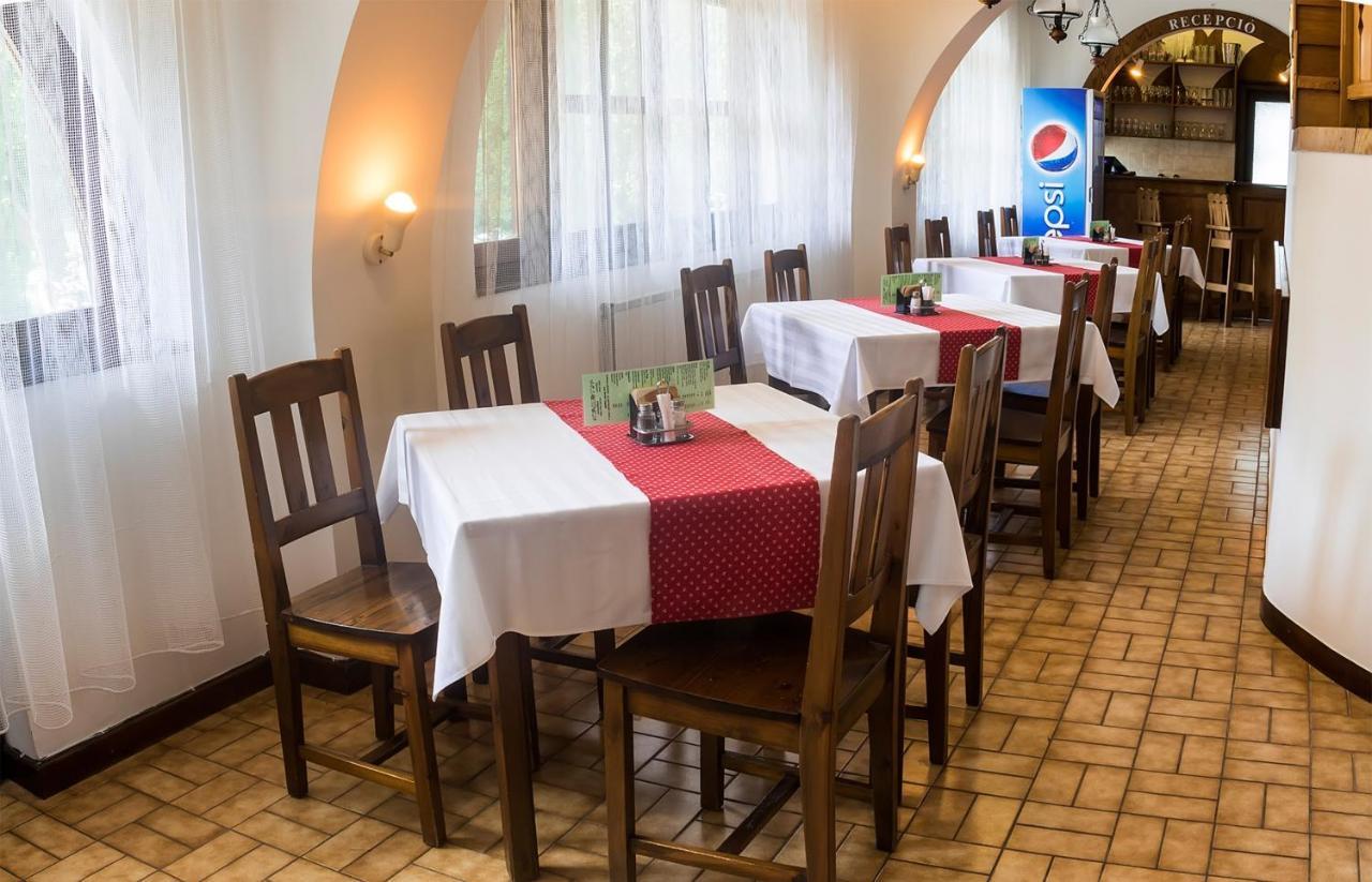 Gasthof Laci Betyar Hajdúszoboszló Buitenkant foto